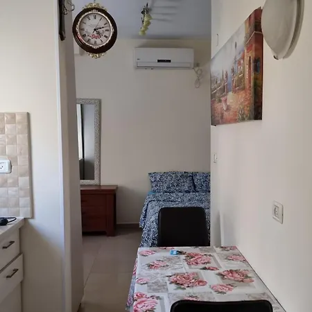 Apartments Petah Tiqwa - Bar Kochva Street Petach Tikva Exterior photo
